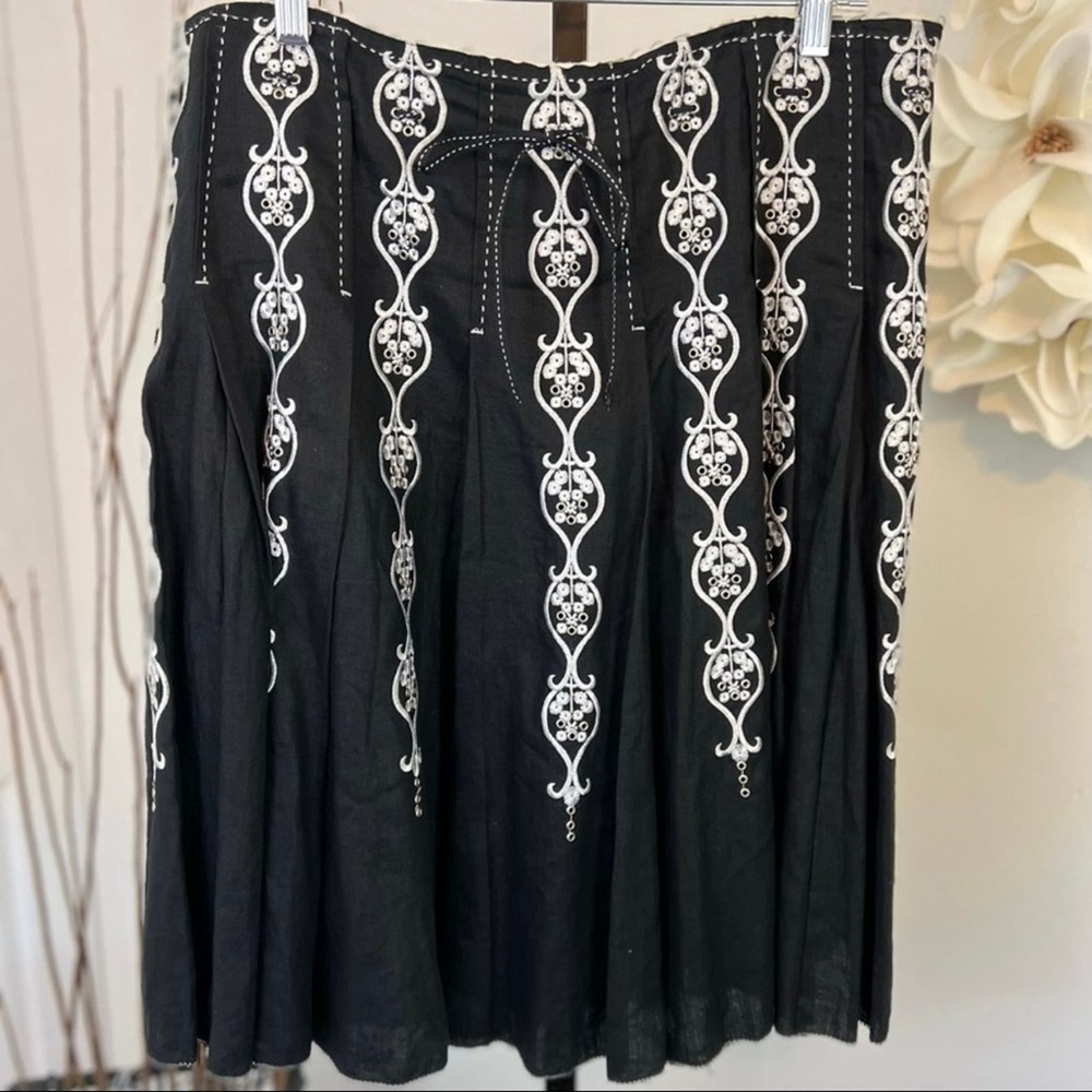 Grace Elements 100% Linen Skirt  Black with Embroidery Accents Size 14